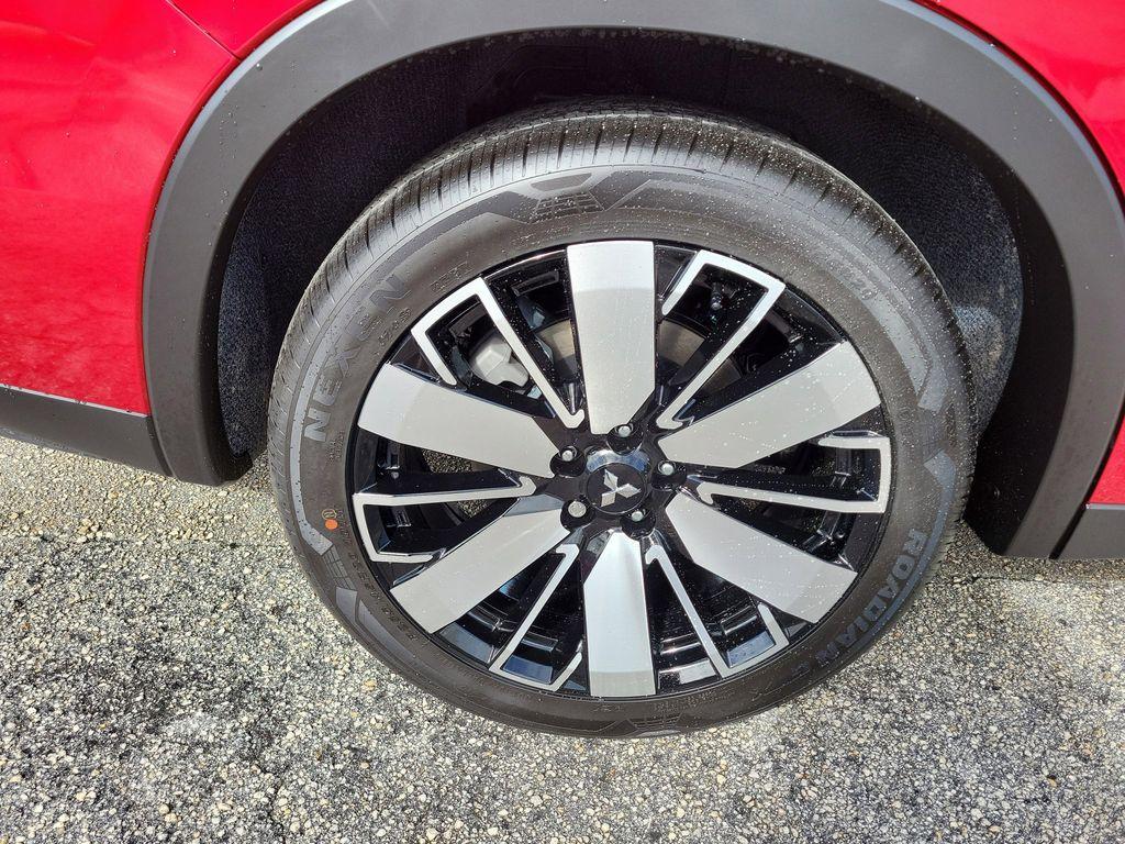 new 2025 Mitsubishi Outlander car, priced at $35,045
