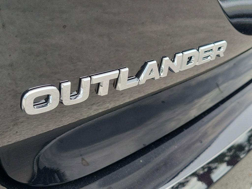 new 2025 Mitsubishi Outlander car, priced at $30,975