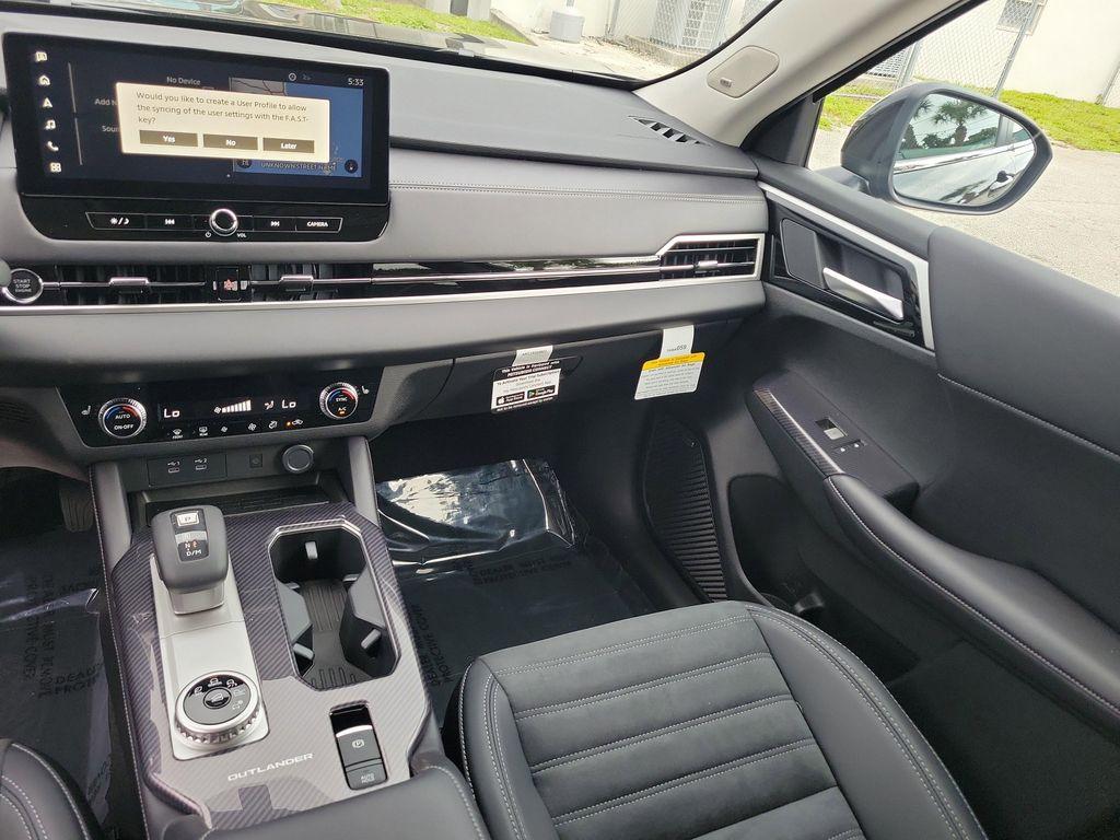 new 2025 Mitsubishi Outlander car, priced at $30,975