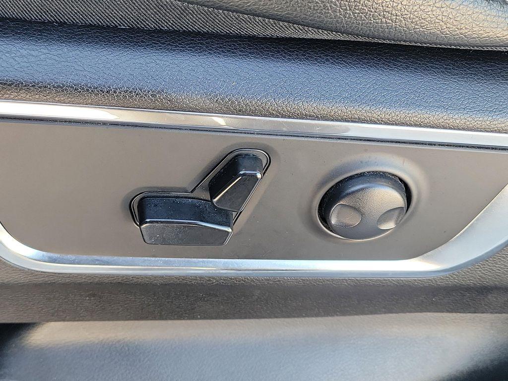 used 2024 Ram 1500 car, priced at $33,744