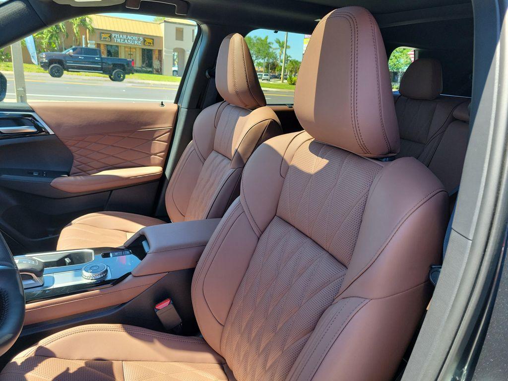 new 2025 Mitsubishi Outlander car, priced at $39,135