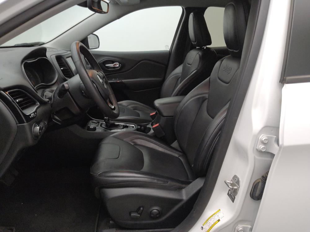 used 2023 Jeep Cherokee car, priced at $22,295