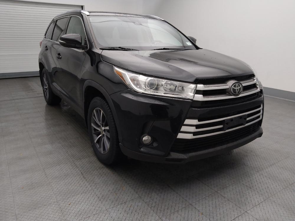 used 2019 Toyota Highlander car, priced at $23,795