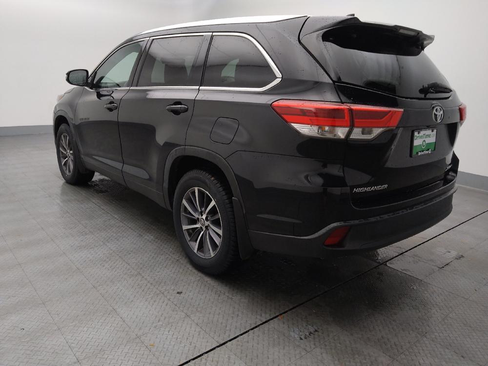 used 2019 Toyota Highlander car, priced at $23,795