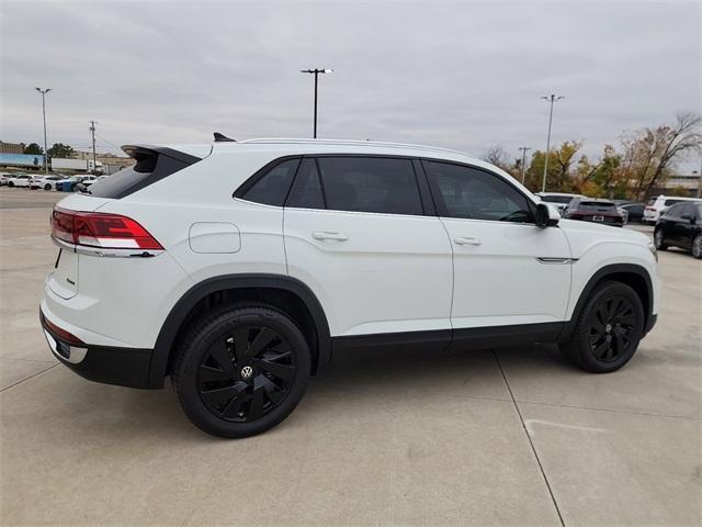 new 2025 Volkswagen Atlas Cross Sport car, priced at $44,103