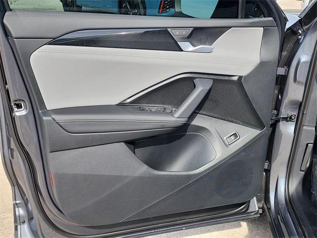 new 2025 Volkswagen Tiguan car, priced at $34,270