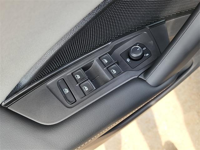 new 2025 Volkswagen Tiguan car, priced at $34,270