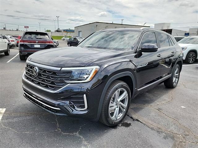 new 2024 Volkswagen Atlas Cross Sport car, priced at $43,217