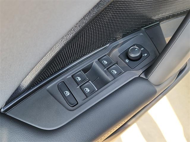 new 2025 Volkswagen Tiguan car, priced at $36,735