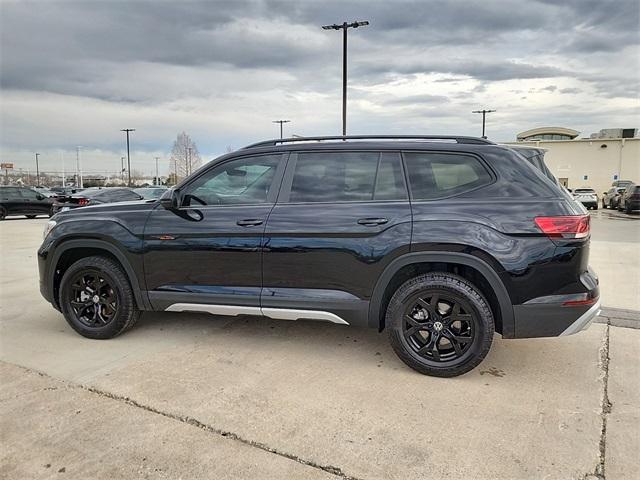 new 2025 Volkswagen Atlas car, priced at $45,404