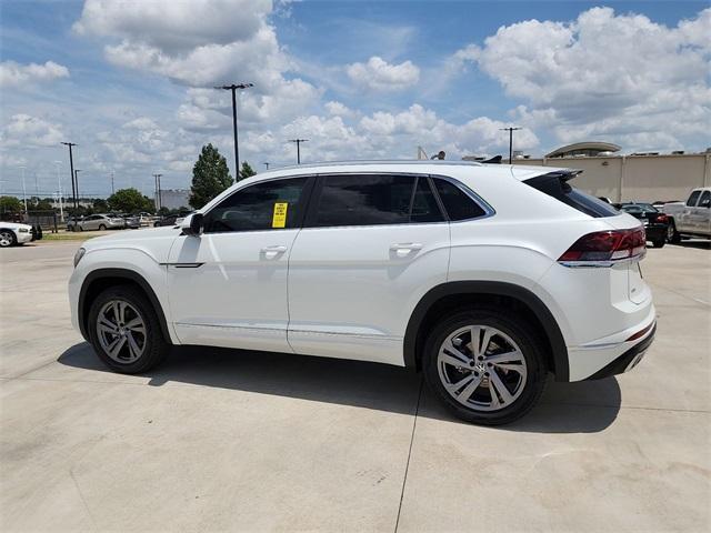 new 2024 Volkswagen Atlas Cross Sport car, priced at $43,896