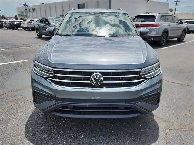 new 2024 Volkswagen Tiguan car, priced at $31,698