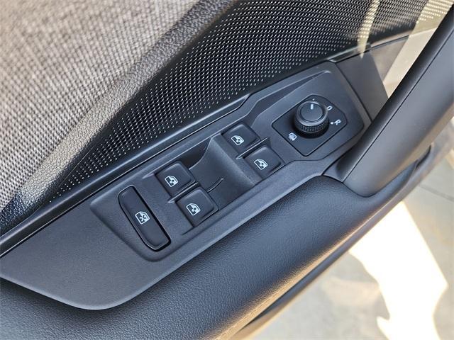 new 2025 Volkswagen Tiguan car, priced at $28,741