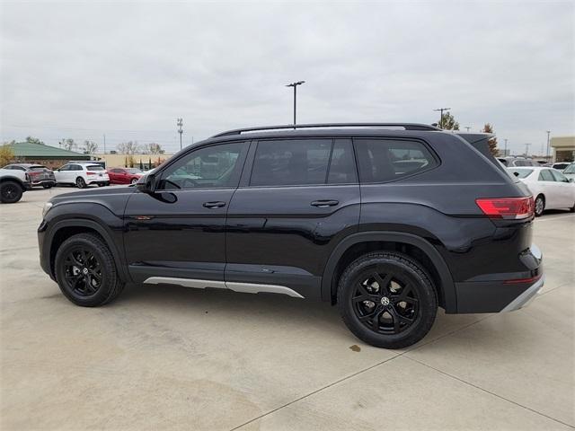 new 2025 Volkswagen Atlas car, priced at $45,404