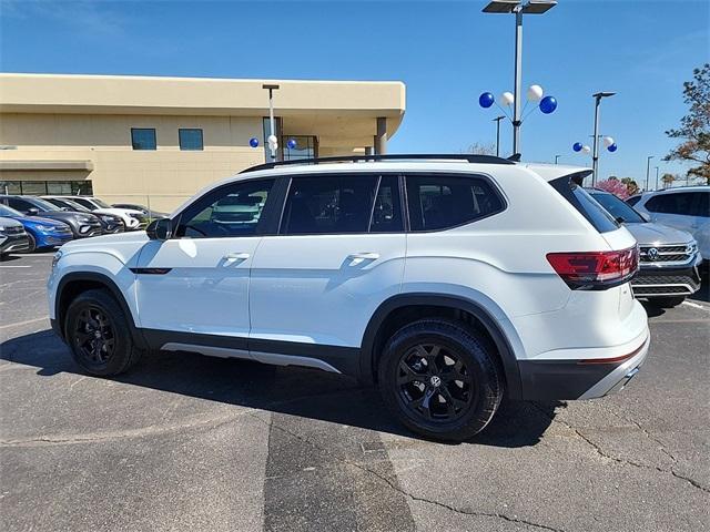 new 2024 Volkswagen Atlas car, priced at $41,923