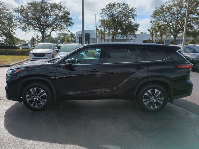 used 2022 Toyota Highlander car, priced at $35,128