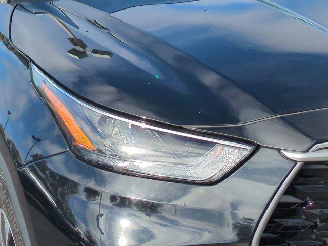 used 2022 Toyota Highlander car, priced at $35,128