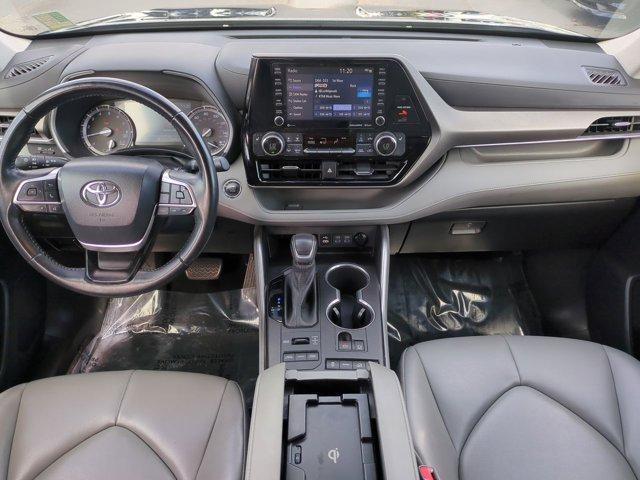 used 2022 Toyota Highlander car, priced at $35,128