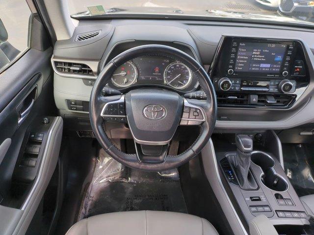 used 2022 Toyota Highlander car, priced at $35,128