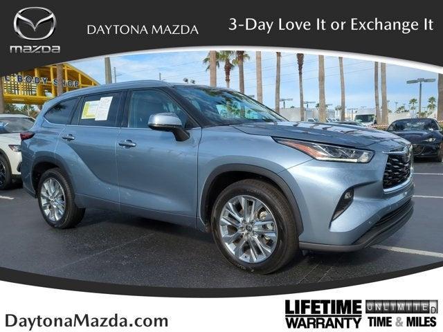 used 2022 Toyota Highlander car, priced at $33,417