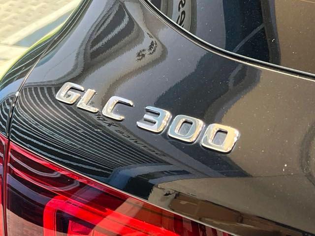 used 2021 Mercedes-Benz GLC 300 car, priced at $31,900