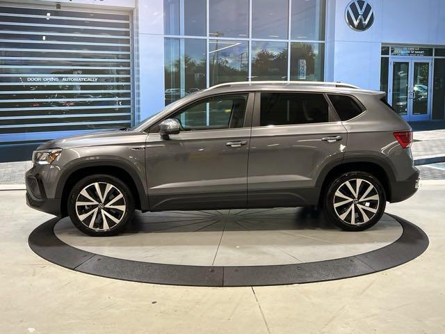 new 2024 Volkswagen Atlas Cross Sport car, priced at $45,266