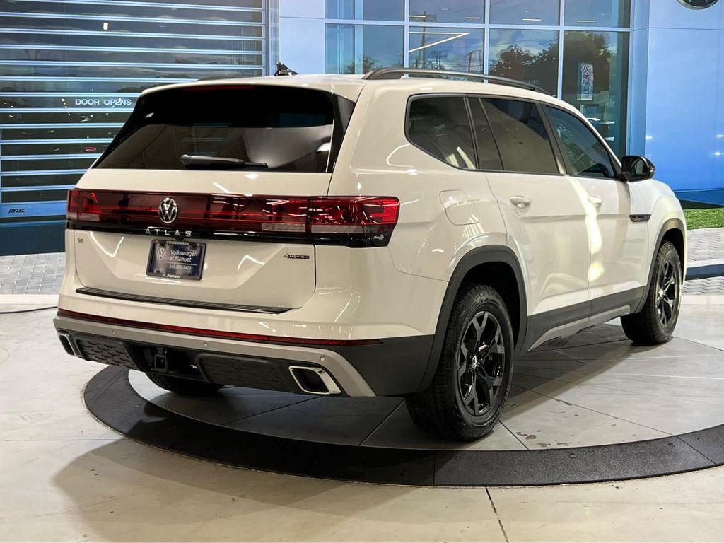 used 2025 Volkswagen Atlas car, priced at $44,405