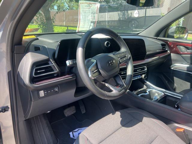 used 2024 Chevrolet Traverse car, priced at $49,722