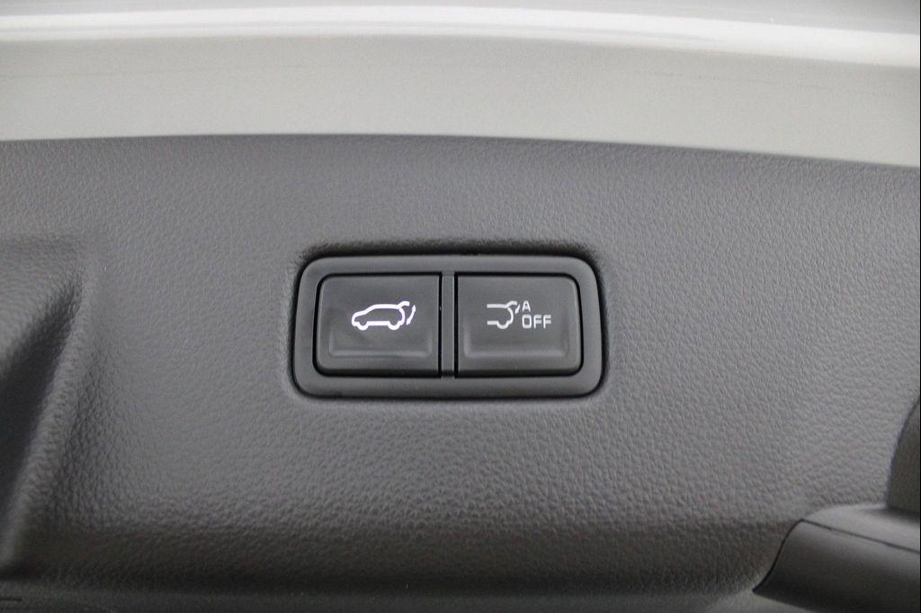 used 2025 Kia Carnival car, priced at $37,486