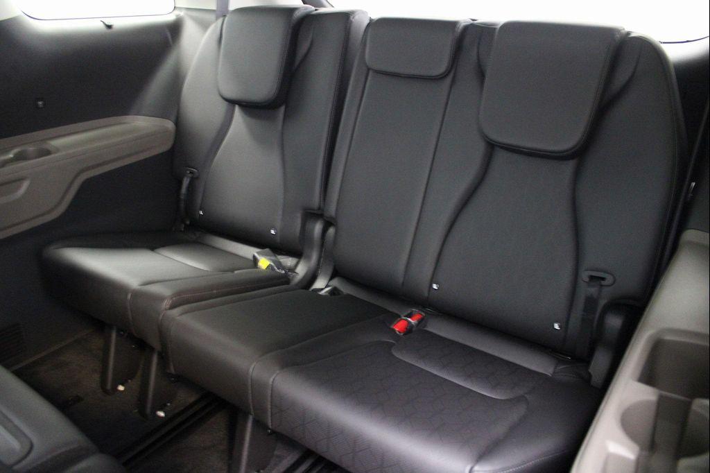 used 2025 Kia Carnival car, priced at $37,486