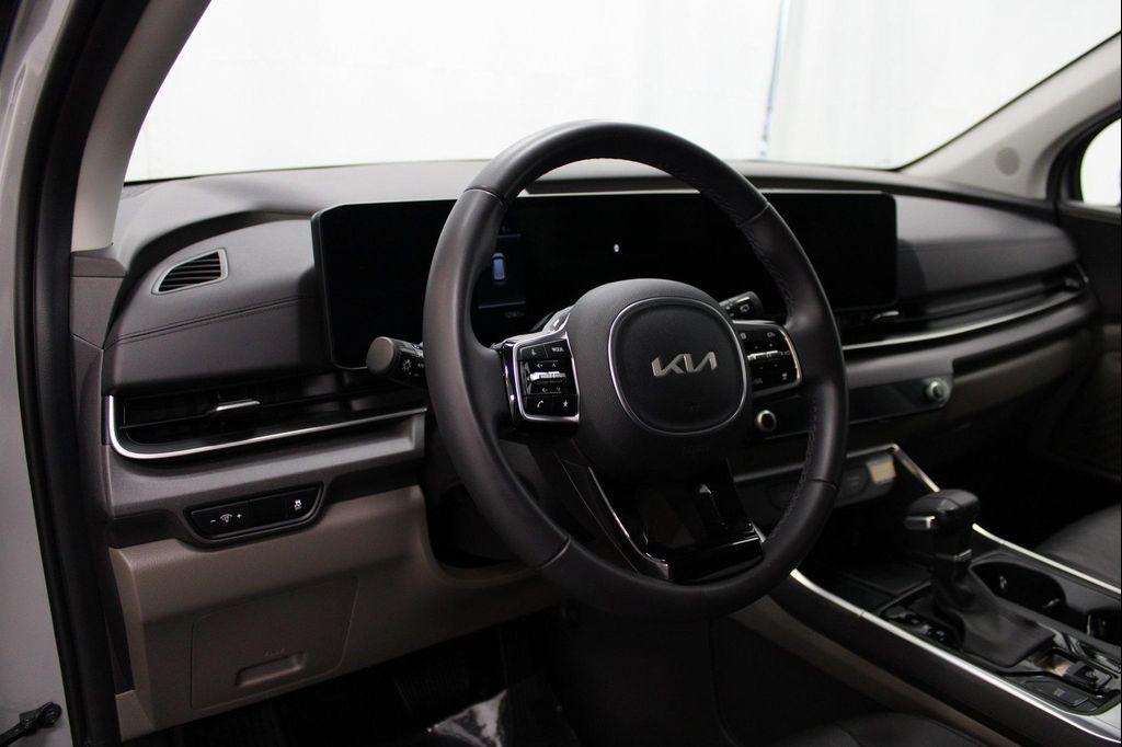 used 2025 Kia Carnival car, priced at $37,486