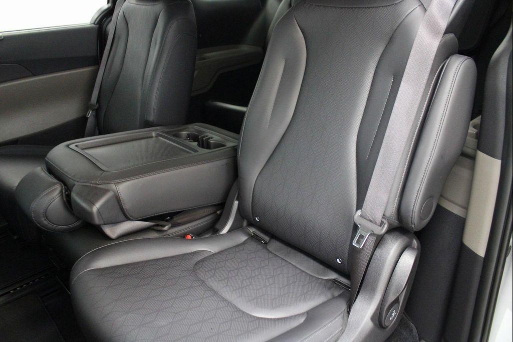used 2025 Kia Carnival car, priced at $37,486