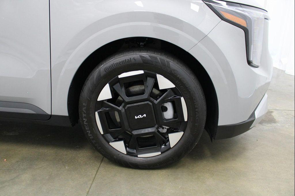 used 2025 Kia Carnival car, priced at $37,486