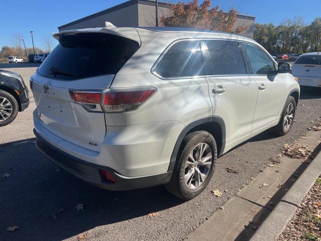 used 2015 Toyota Highlander car, priced at $17,415