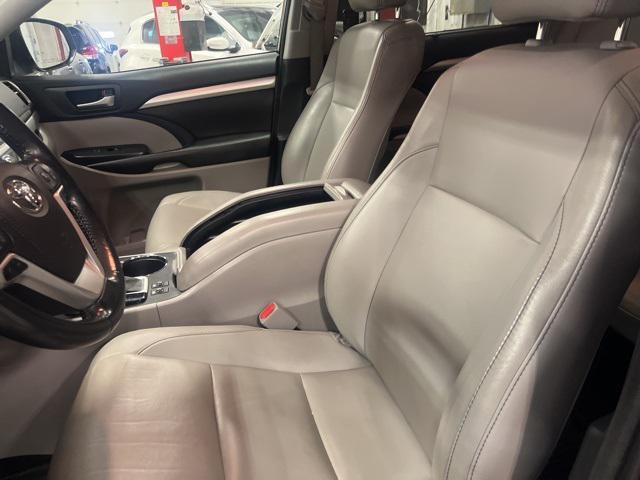 used 2018 Toyota Highlander car, priced at $23,267