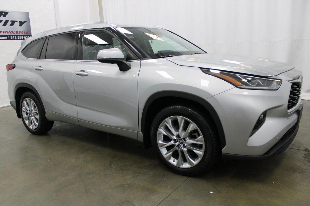 used 2021 Toyota Highlander car, priced at $30,952