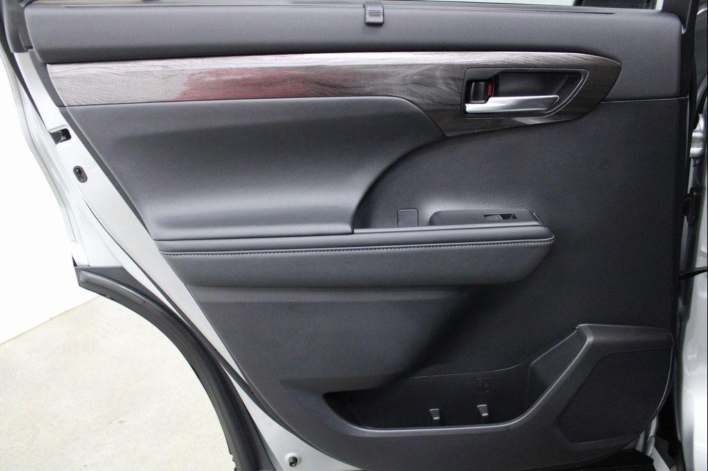 used 2021 Toyota Highlander car, priced at $30,952