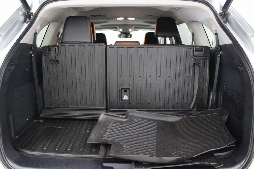 used 2021 Toyota Highlander car, priced at $30,952