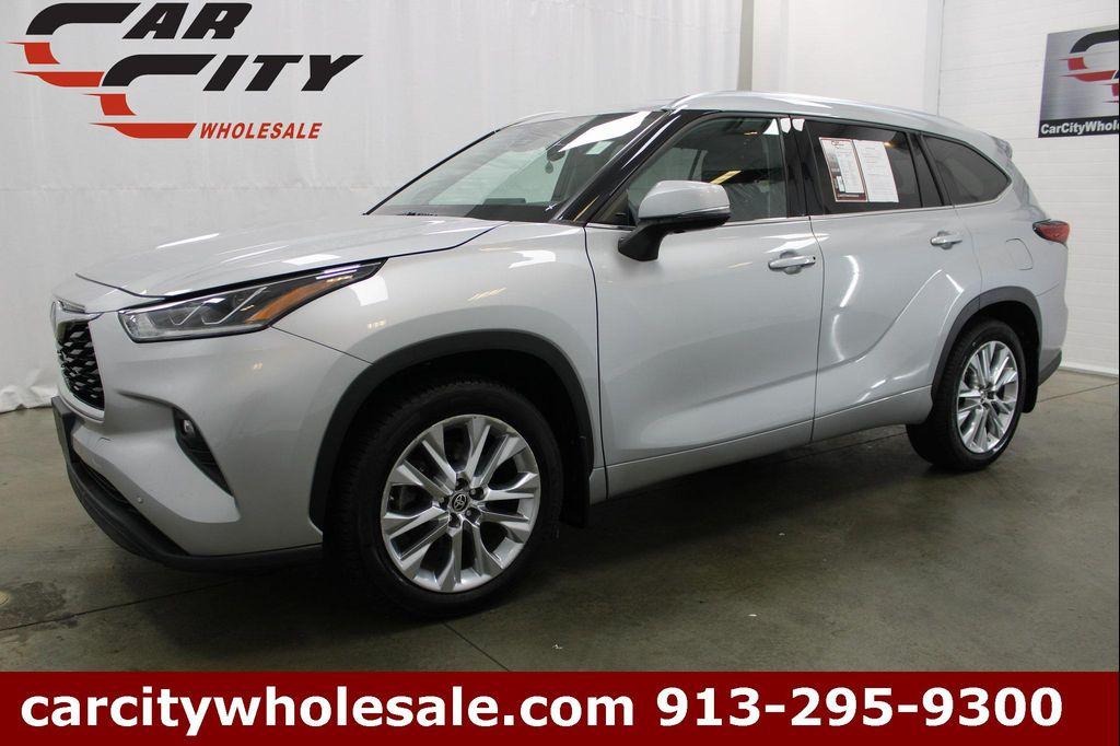 used 2021 Toyota Highlander car, priced at $30,952