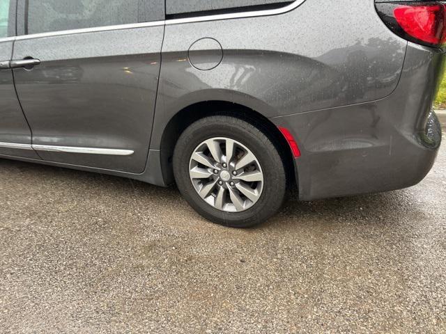 used 2019 Chrysler Pacifica car, priced at $18,211