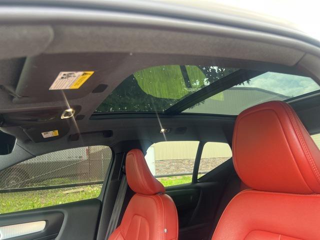 used 2019 Volvo XC40 car, priced at $19,995