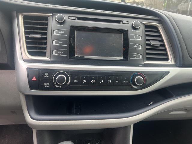used 2015 Toyota Highlander car, priced at $13,995