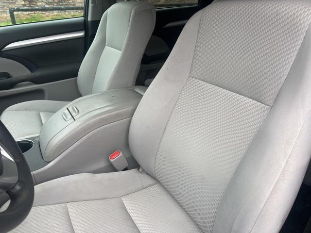 used 2015 Toyota Highlander car, priced at $13,995