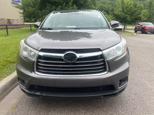 used 2015 Toyota Highlander car, priced at $13,995