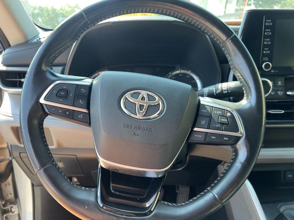 used 2020 Toyota Highlander car, priced at $26,310