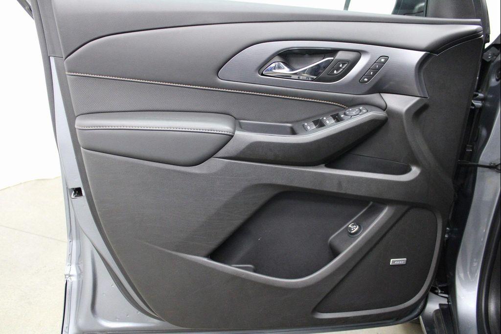 used 2021 Chevrolet Traverse car, priced at $28,403