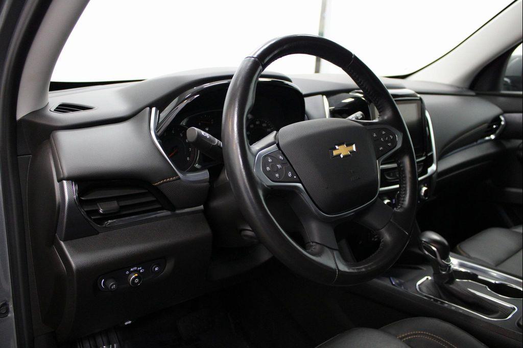 used 2021 Chevrolet Traverse car, priced at $28,403