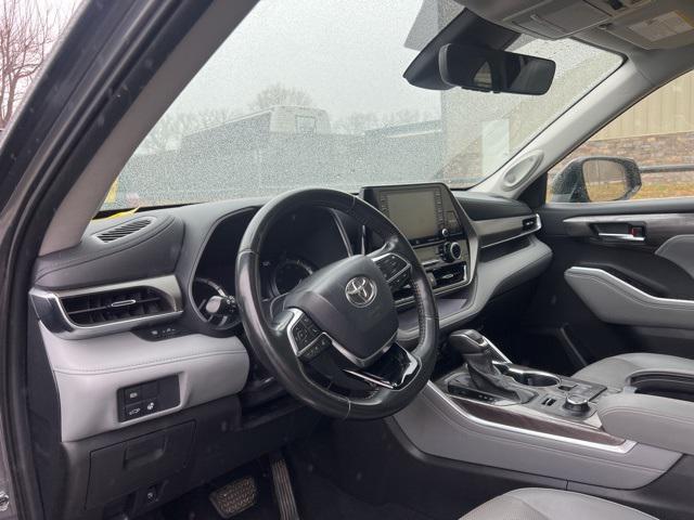 used 2021 Toyota Highlander car, priced at $33,265