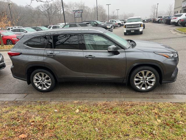 used 2021 Toyota Highlander car, priced at $33,265