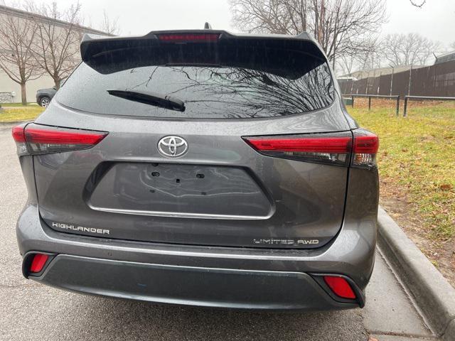 used 2021 Toyota Highlander car, priced at $33,265